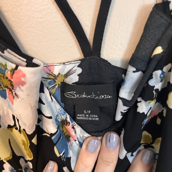 Black and Floral Dress - Picture 3 of 4